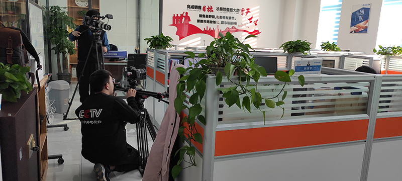重磅消息！央視拍攝組入駐海固進(jìn)行企業(yè)大片拍攝